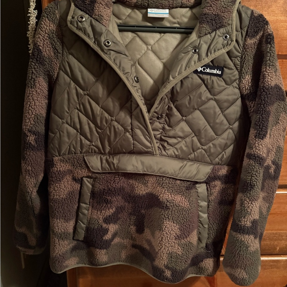 Columbia Quilted Camo Pullover